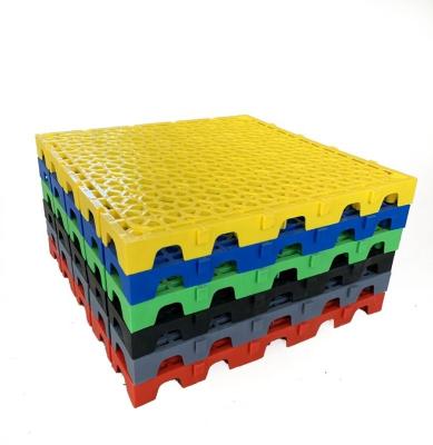 China 40x40x4.0cm PP Interlocking Plastic Mat for Easy Car Washing and Garage Floor Covering for sale