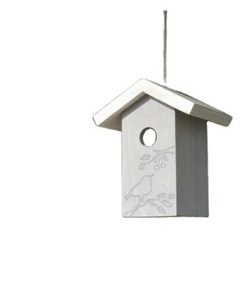 China Sustainable Outdoor Hanging Wooden Nest House Bird Feeder for sale