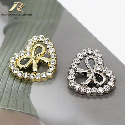 China Fashionable metal heart zinc alloy shape viable and hollow out with faux stone for clothing for sale