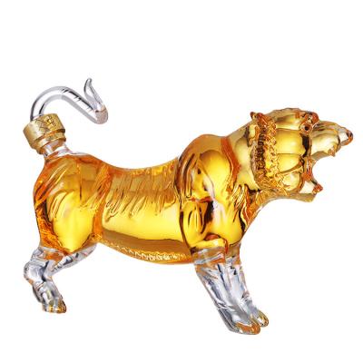 China Pure Handmade Borosilicate Handmade Animal Shape Glass Whiskey Tiger Shape Glass Decanter For Wine Glass Bottle for sale