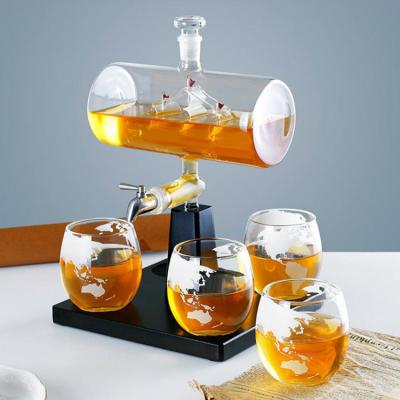 China Pure handmade ship whiskey decanter with antique shape wine ship decanter set unique glass whiskey decanter for sale