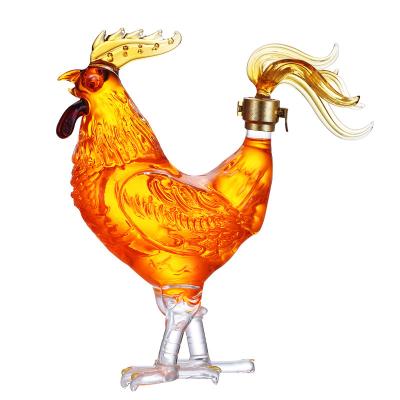 China Pure Handmade Unique Shape Design Animal Rooster Shape Glass Decanter For Wine Whiskey Glass Decanter Bottle Rooster Glass Bottle for sale