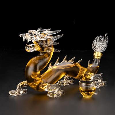 China Wholesale Pure Handmade Unique Design Mythical Creatures Glass Wine Bottle Dragon Art Glass Wine Bottle for sale