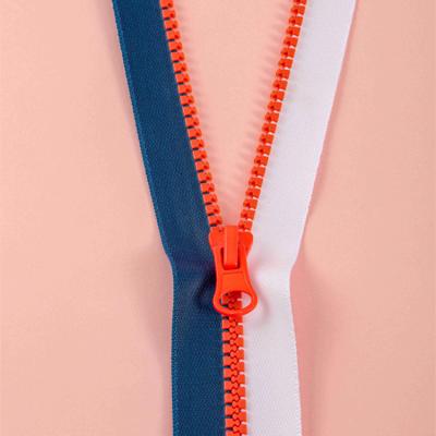 China Viable Wholesale Zipper Factories Producing Waterproof Zipper Lock Custom Logo For #5 Long Chain Waterproof Fabric Zipper for sale