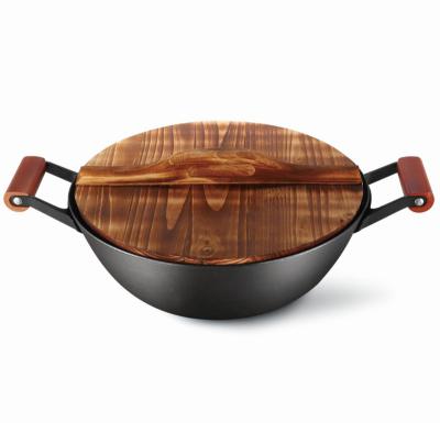 China Sustainable Wholesale Cookware Set Cast Iron Casserole With Two Wooden Ears for sale