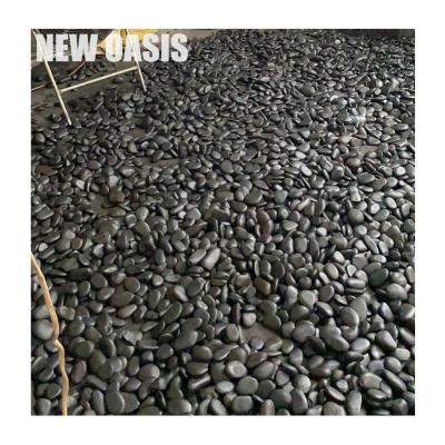 China Unpolished black color natural river pebble stone Tumbled Pebbles for Landscapping Decorations driveway for wholesale for sale