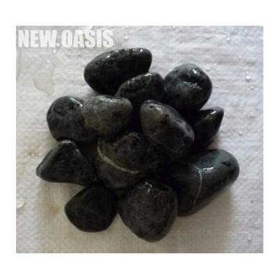 Cina dark grey black color Pure snow white Stone Marble Machined Tumbled Pebbles for Landscapping Decorations driveway for wholesale in vendita