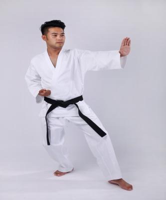 China Mode-Weiß scherzt Schulkarate-einheitlichen Wettbewerb mit Gurten zu verkaufen