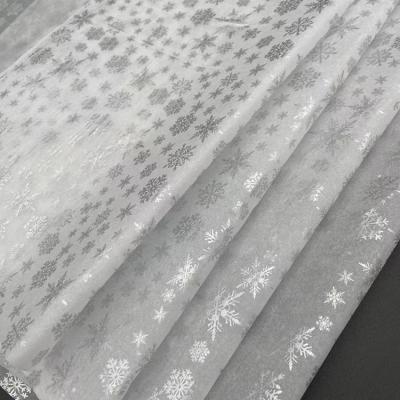 China Recycled Materials Spot Tissue Paper 17g Silver Gift Wrapping Paper Custom Printing Snowflake Color for sale