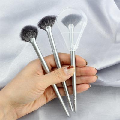 China Face Makeup Moonlight Series Fine Light Edge Wool Fan Shaped High Gloss Brush with extra brushwork to brighten eyes, set makeup and deliver it for sale