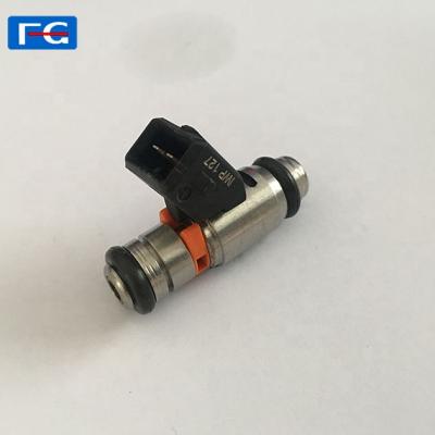 China High Quality Fuel Injector Diesel / Gas Nozzle IWP127 Fuel Injector System Fuel Injection In Cars for sale