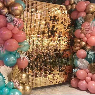 China Stunning Decoration Gold Mirror Sequin Shimmer Iridescent Wall Backdrop Wedding Supplies for sale