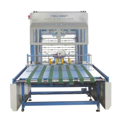 China 300gsm-10mm Automatic Flute Laminating Machine Corrugated Paperboard Paper Laminator With 2200mm Stacker for sale