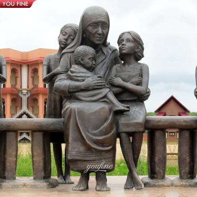 China Europe Outdoor Garden Life Size Famous Female Figure Sculpture Bronze Mother Teresa With Child Statue for sale