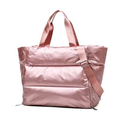 China Fashion Fitness Bag Wet Dry Travel Duffel Bag Sports Handbag Training Yoga Divider Nylon Tote Bag for sale