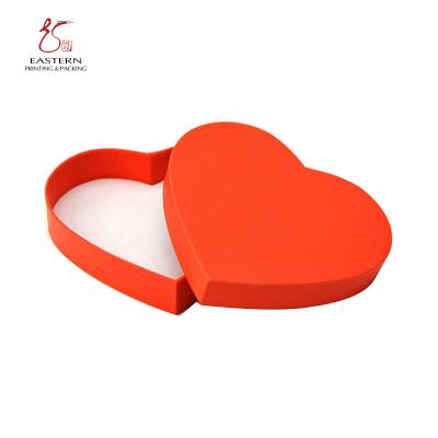 China Beautiful Handmade Custom Red Heart Shaped Chocolate Box for sale