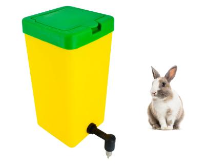 China Europe Style Stainless Steel Drinker High Quality Plastic Nipple Drinker 1L Capacity Rabbit PP Rabbit Drinking Water for sale