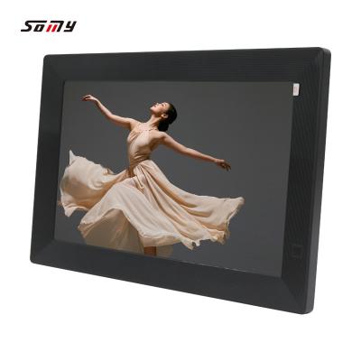 China Smart Signage Design Painting Of Somy Art Museum Display Gallery Wooden Share Pics Videos 10.1 Inch Wifi Photo Digital Frame for sale