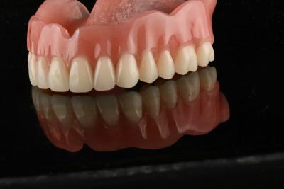 China Odor Resistant Acrylic Dental Removables Dentures For Natural Teeth Replacement for sale