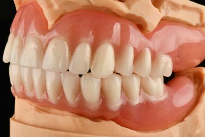 China Invisible Partial / Full Dentures Odorless Hypoallergenic Acrylic Removable Dentures for sale