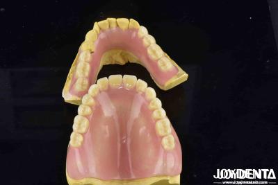 China Desbloqueie o potencial da sua prática odontológica Prótese dentária acrílica com propriedades diversas e leves à venda