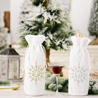 China Chirstmas Decor Snowflake Beads Design Gift Bag Party Dinner Decor Christmas Drawstring Wine Bottle Cover for sale