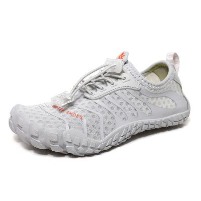 China Cushioning Shop Owner Recommends New White Children's Water Shoes Rubber Non slip Mesh Quick Dry Beach Sneakers Barefoot Feel for sale