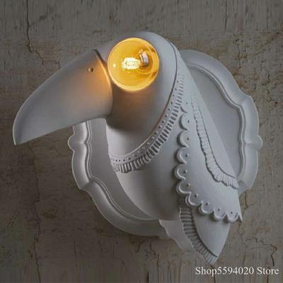 China Resin animal wall lamp bedroom bedside lamp living room decor White Ceramic Toucan Wall Light (WH-VR-72) for sale