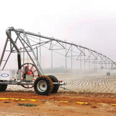 China Center Pivot Farm Irrigation Sprinkler System with Axial Spraying Machine 168 cm Diameter 2000 KG Capacity for sale