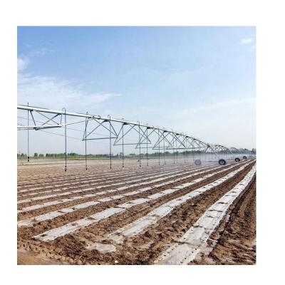 China 2024 Metal Farms Movable Lateral Towing Style Center Pivot Irrigation System for Large Alfalfa Farms and Eco-Friendly for sale