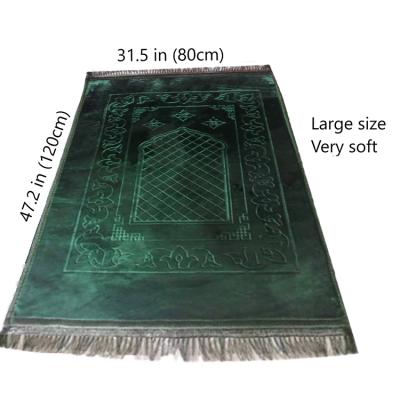 China Prayer Carved Pattern Raschel Portable Islamic Muslim Anti Slip Padded Prayer Mat Rug for sale