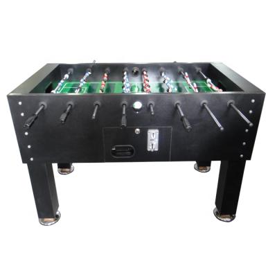 China MDF With PVC Sport Game Machine Football Coin Operated Small Hand Football Foosball Table Game à venda