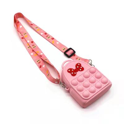 China 2022 New Cute Mini Crossbody Bag Squeeze Coin Purse Water Resistant Shoulder Bag Silicone Handbag For Kids for sale