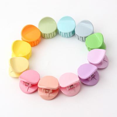 China 2020 Plastic Resin Frosted Colorful Solid Acrylic Claw Clips Solid Hair Pins Hair Accessories Clips With Shark Teeth Hair Accessories for sale