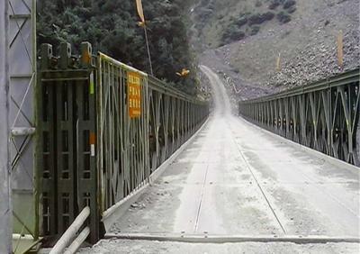 Chine Plate-forme de pont préfabriquée pour le pont provisoire, Decking de glissement de taille de 1200 millimètres anti à vendre