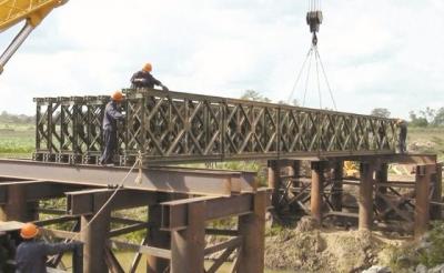 China Schwere Lasts-weitgespannte Brücken-in hohem Grade mobile vorübergehende Stahlbrücke mit Bailey-Platte zu verkaufen