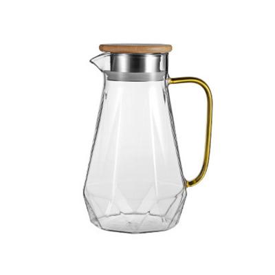 China Sustainable Handmade Diamond Shape Glass Pitcher Glass Water Jug with Bamboo Lid and Spout for sale