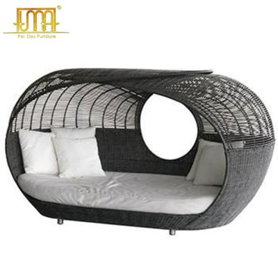 China Large Modern Wicker Rattan Rope Outdoor Daybed With Modern Canopy for sale