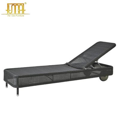 China Modern Outdoor Sofa Furniture Beach Pull Out Rattan Folding Wicker Sofa for sale