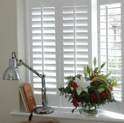 China Easy-installation PVC Faux Wood Plantation Wooden Shutters Home Decoration Blackout Shade Roller Blind for sale