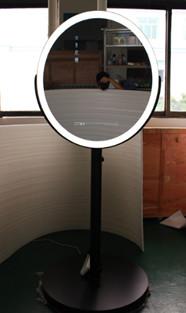 China Round Shape Smart Mirror LCD Screen 23.6