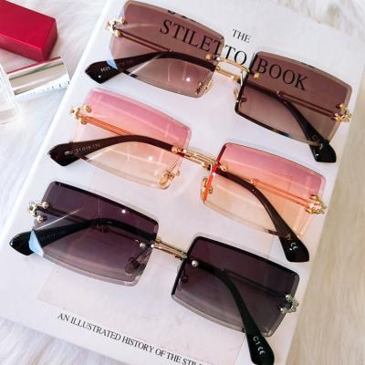 China 2020 Fashion Sunglasses Men Diamond Rectangle Small Sunglasses Trendy UV400 Women Fashion Shade Rimless Sun Glasses for sale