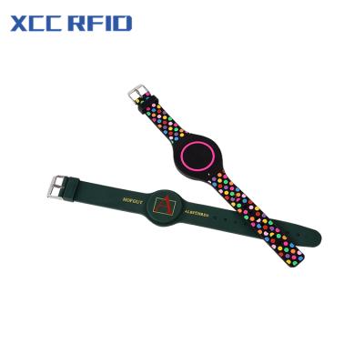 China Waterproof / NFC RFID NTAG216 Silicone 125khz Silicone Rubber Wristbands Waterproof Waterproof Band Wristband for sale