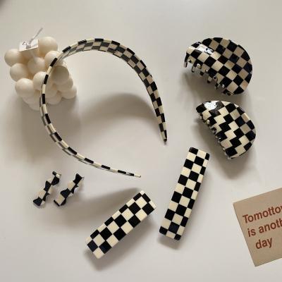 China Hot Selling INS Shell White Women Acetate Hair Clip Amazon Claw Chunky Checkerboard Black Girls Hair Clip French Girls for sale