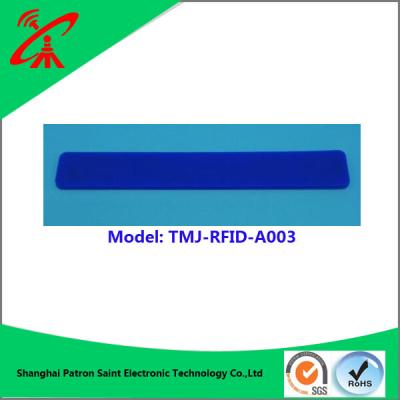 China RFID silicone tag for garments800mhz~960mhz Small Waterproof Washable Silicone UHF RFID Laundry ID Tag for sale