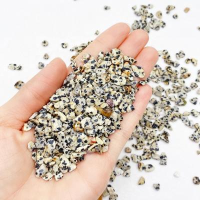 China Wholesale Natural Road Crystal Chips Gravels For Home Decoration Dalmatian Jasper Healing Manor Fray From China for sale