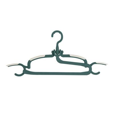 China New Design Anti-slip Non Slip Clothes Hanger For Household Multifunctional Plastic Garment Hanger Clothes Rack For Wardrobe for sale