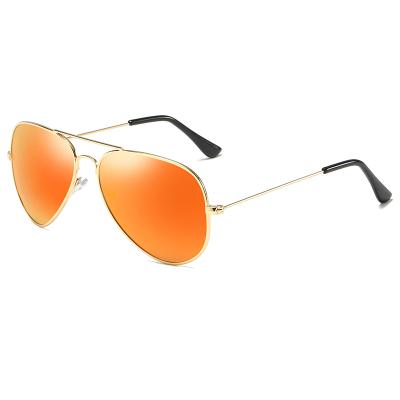 China Hot Selling Fashion Sunglasses Vintage Unisex Sunglasses Women Teams Aviation Classic Polarized Sunglasses for sale