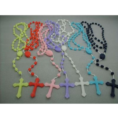 China Wholesale Luminous Rosary Necklace Jewelry Plastic Resin Cross Acrylic Catholic Luminous Rosary Necklace Cheap Luminous Rosary for sale