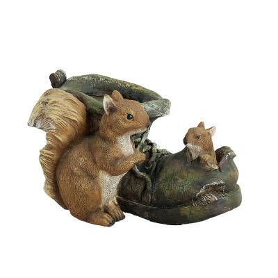 China Durable Factory Customized Maceta Resina Garden Decoration Cute Squirrel Animal Shape Resin Flower Pot for sale